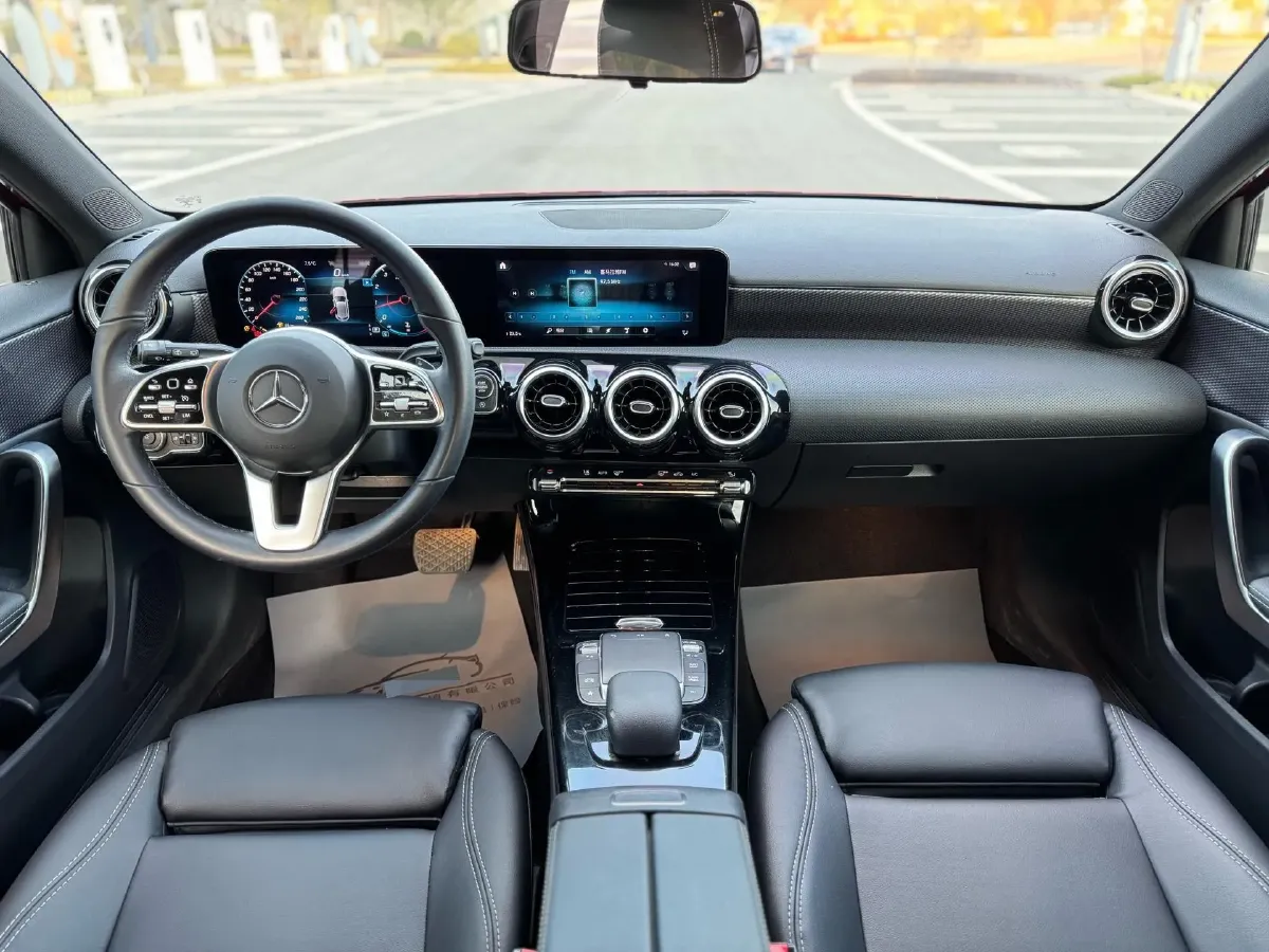 2021 Mercedes-Benz A Class 1.3T 136HP L4 7DCT,autocango,china used car exporter,china ev exporter,chinese used car exporter,chinese used ev exporter