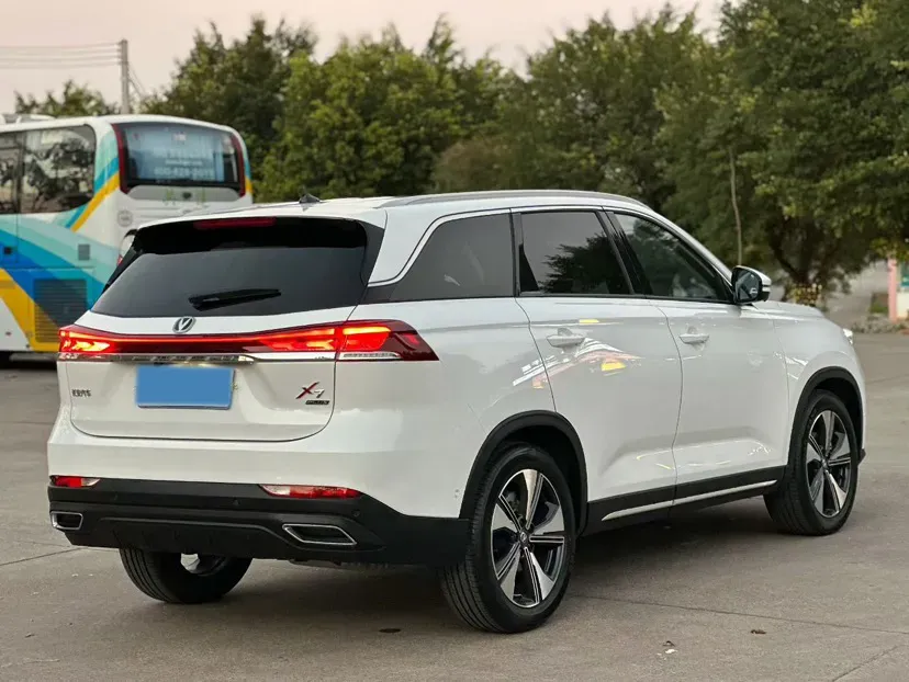 2024 ChangAn X7 PLUS 1.5T 188HP L4 7DCT,autocango,china used car exporter,china ev exporter,chinese used car exporter,chinese used ev exporter