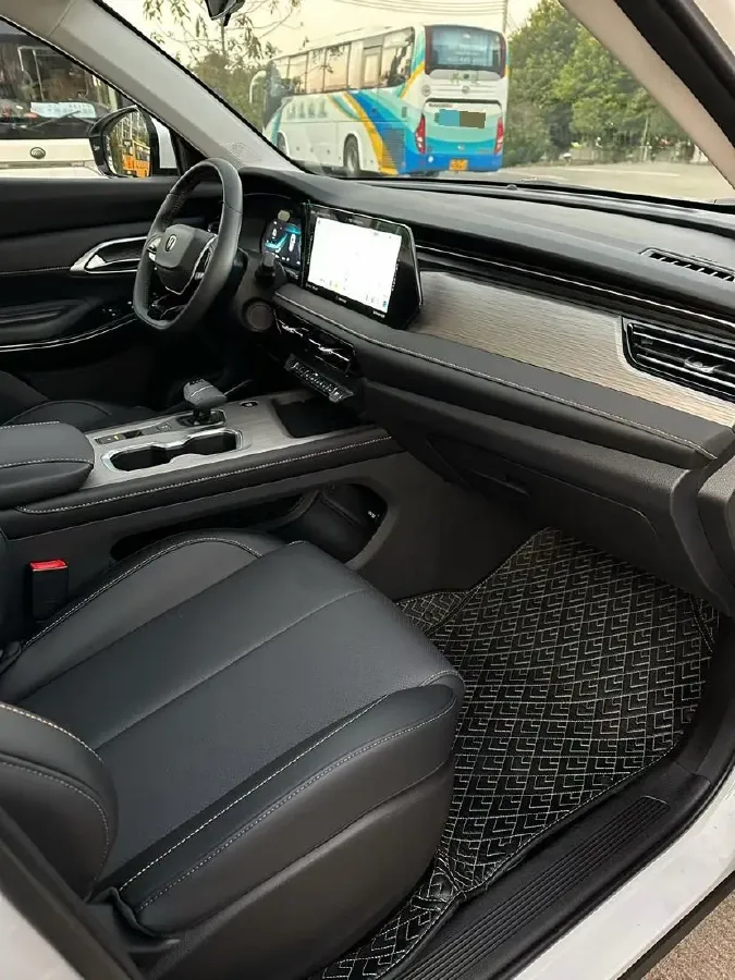 2024 ChangAn X7 PLUS 1.5T 188HP L4 7DCT,autocango,china used car exporter,china ev exporter,chinese used car exporter,chinese used ev exporter