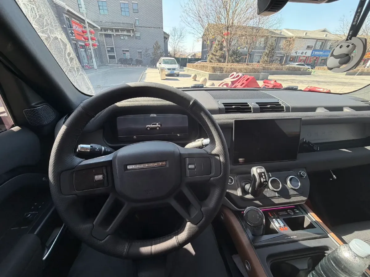 2022 Land Rover Defender 2.0T 300HP L4 8AT,autocango,china used car exporter,china ev exporter,chinese used car exporter,chinese used ev exporter