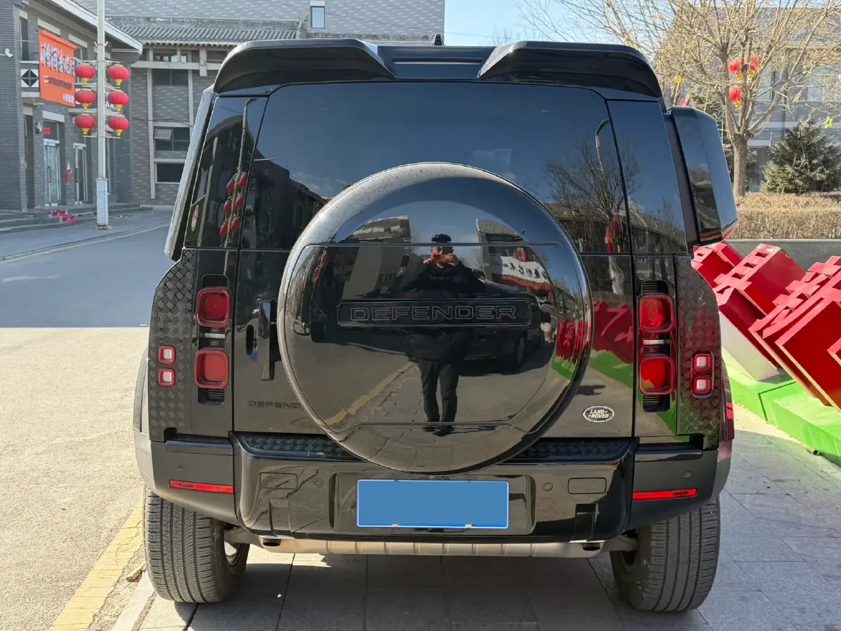 2022 Land Rover Defender 2.0T 300HP L4 8AT,autocango,china used car exporter,china ev exporter,chinese used car exporter,chinese used ev exporter