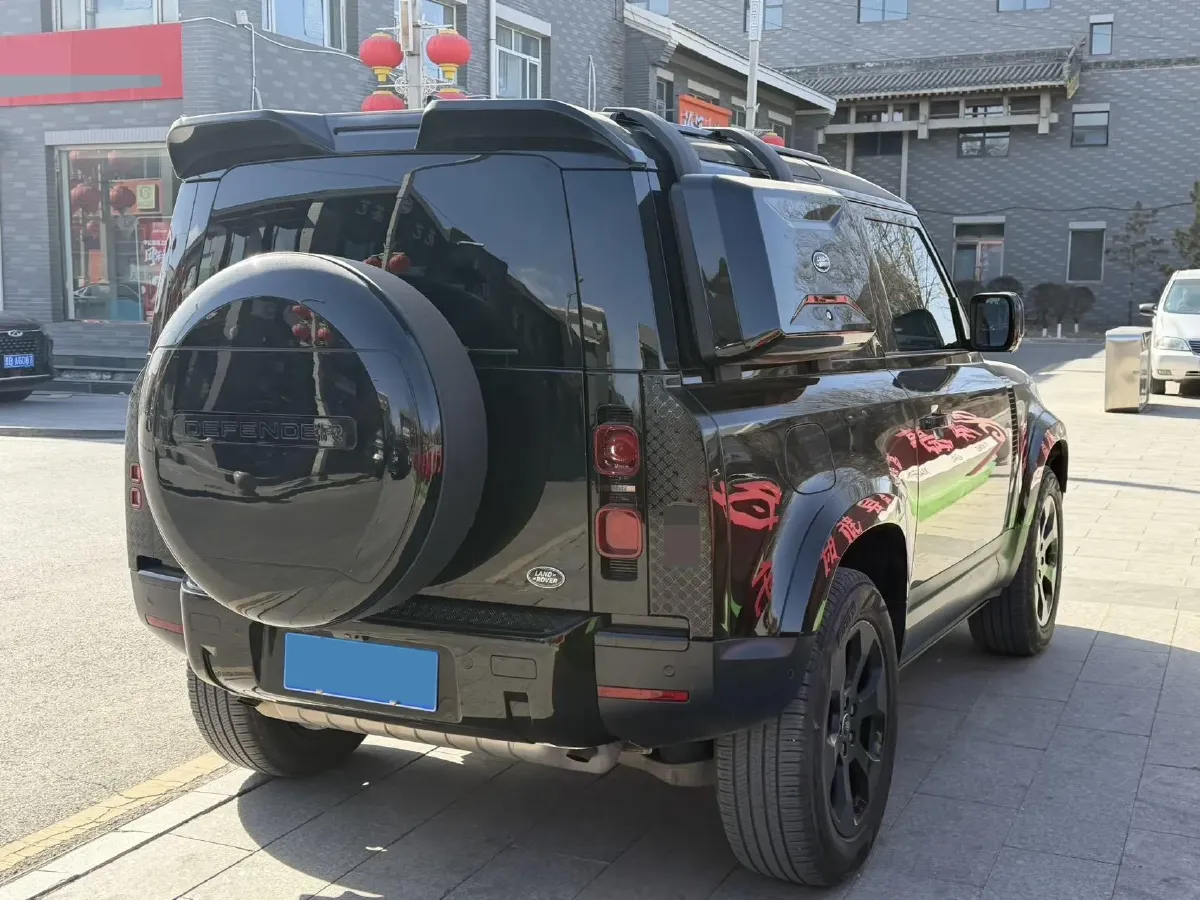 2022 Land Rover Defender 2.0T 300HP L4 8AT,autocango,china used car exporter,china ev exporter,chinese used car exporter,chinese used ev exporter