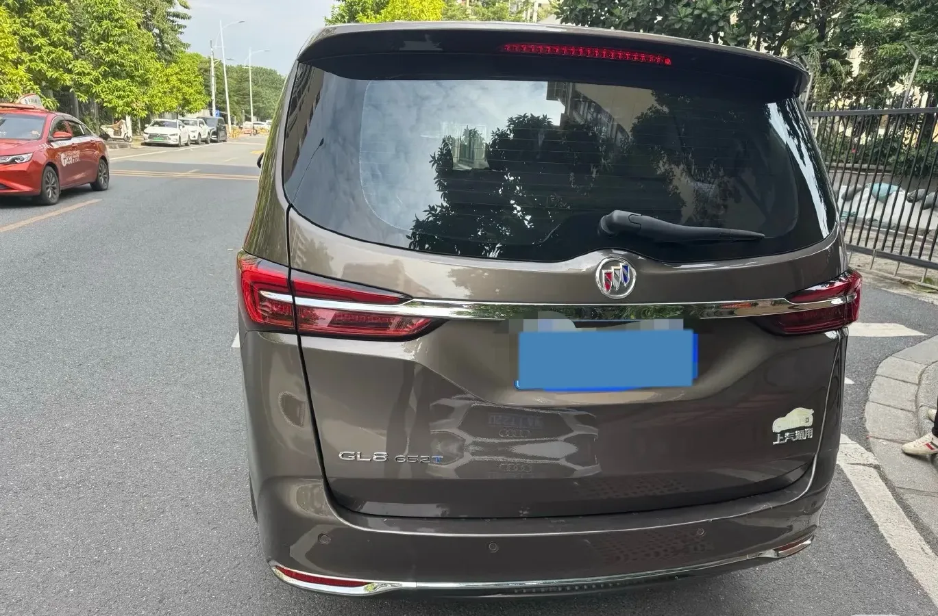 2022 Buick GL8 2.0T 237HP L4 9AT,autocango,china used car exporter,china ev exporter,chinese used car exporter,chinese used ev exporter