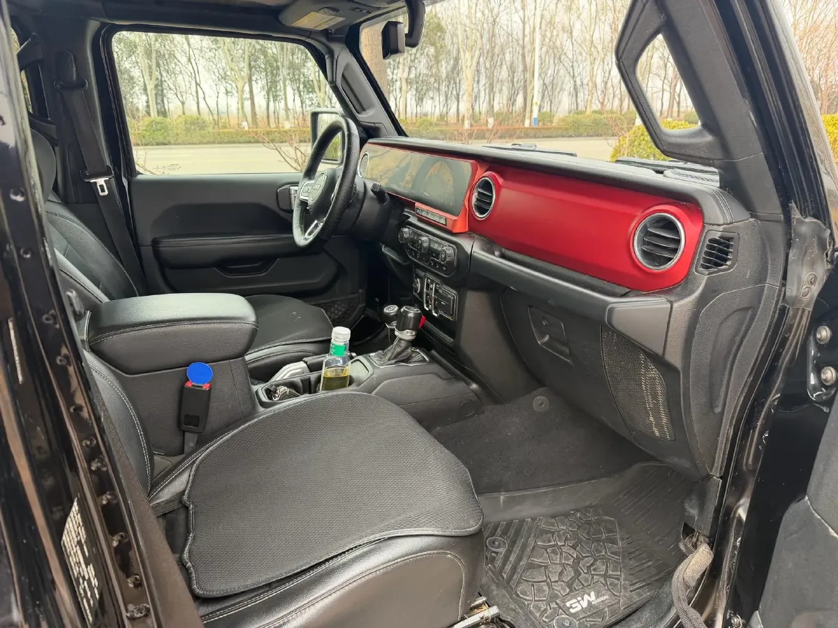 2019 Jeep Wrangler 2.0T 266HP L4 8AT,autocango,china used car exporter,china ev exporter,chinese used car exporter,chinese used ev exporter