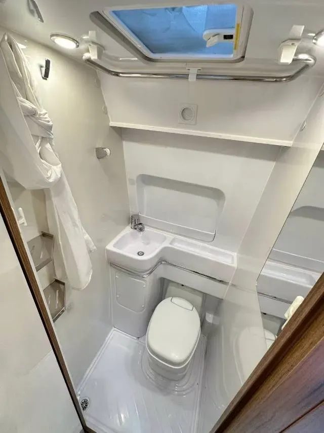 2021 MAXUS V90 RV 2.0T 148HP L4 6AT,autocango,china used car exporter,china ev exporter,chinese used car exporter,chinese used ev exporter