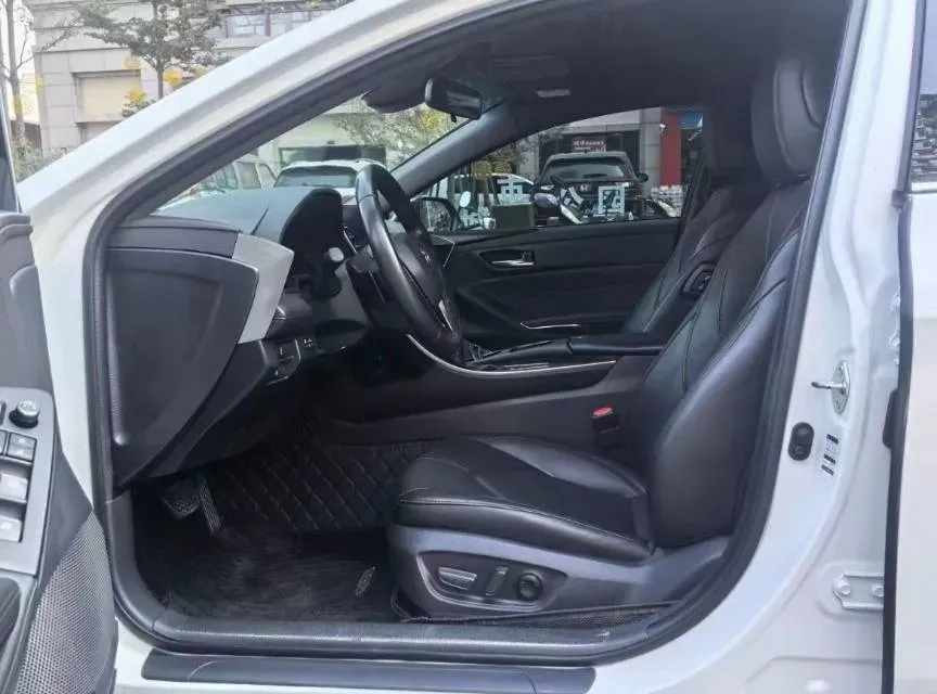 2021 Toyota Avalon 2.5L 209HP L4 8AT,autocango,china used car exporter,china ev exporter,chinese used car exporter,chinese used ev exporter