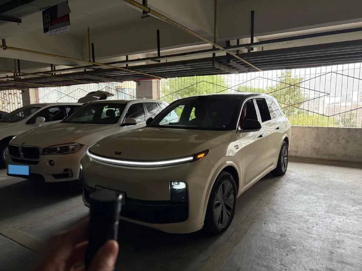 2024 Toyota Granvia 2.5L 189HP L4 E-CVT Hybrid,autocango,china used car exporter,china ev exporter,chinese used car exporter,chinese used ev exporter