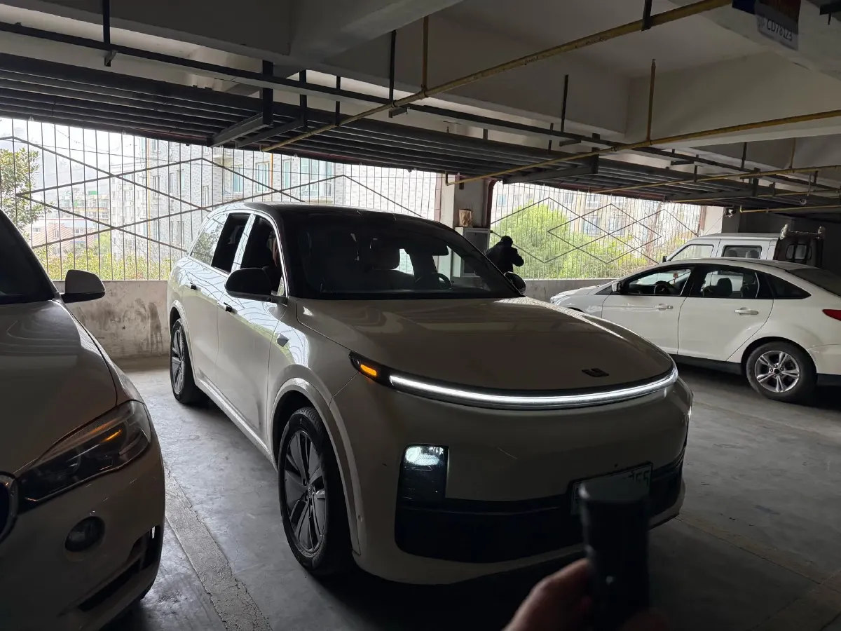 2024 Toyota Granvia 2.5L 189HP L4 E-CVT Hybrid,autocango,china used car exporter,china ev exporter,chinese used car exporter,chinese used ev exporter