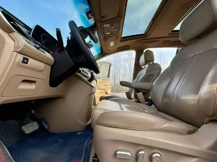 2020 Buick GL8 2.0T 237HP L4 9AT,autocango,china used car exporter,china ev exporter,chinese used car exporter,chinese used ev exporter