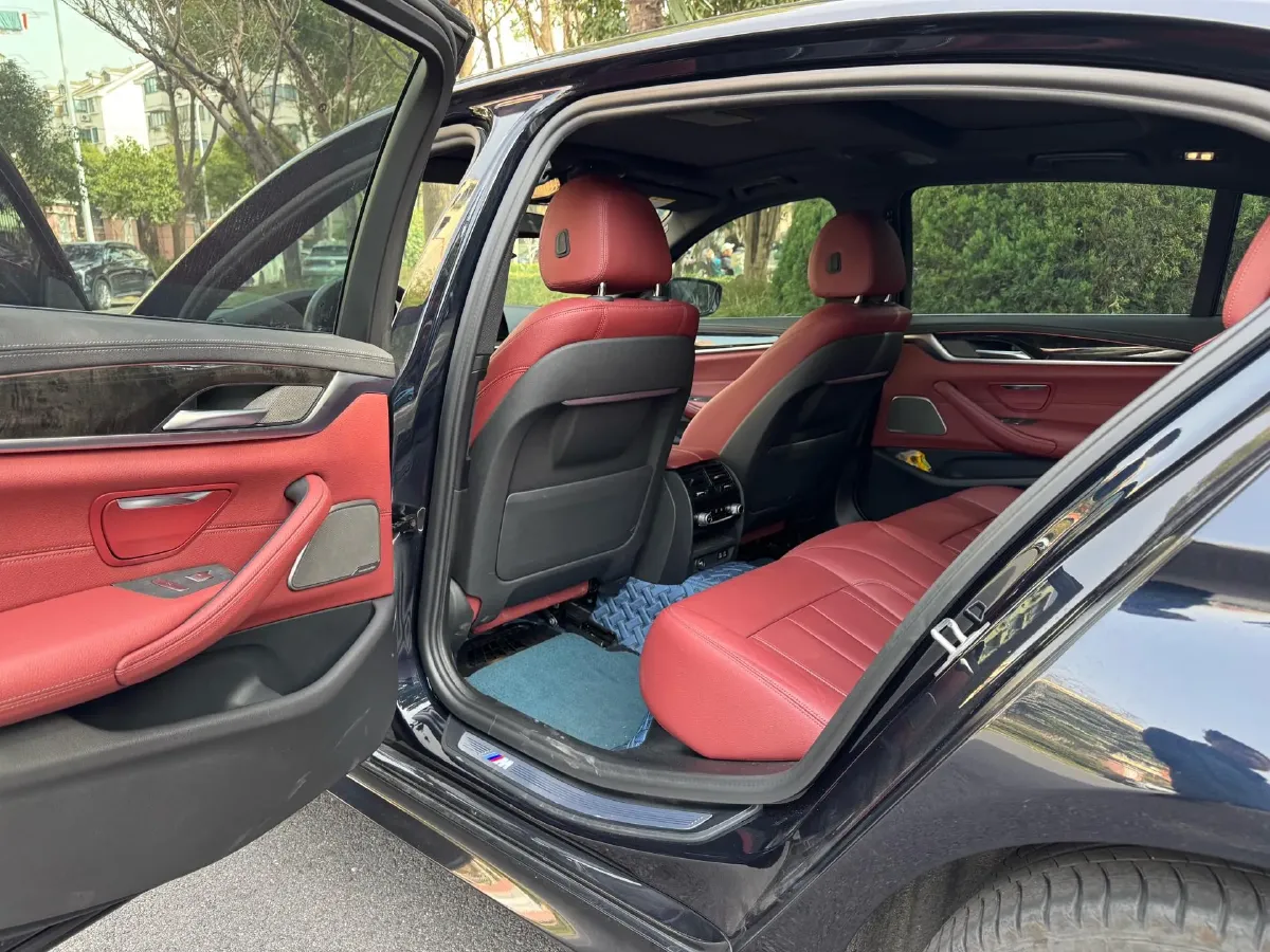 2020 BMW 5 Series 2.0T 252HP L4 8AT,autocango,china used car exporter,china ev exporter,chinese used car exporter,chinese used ev exporter