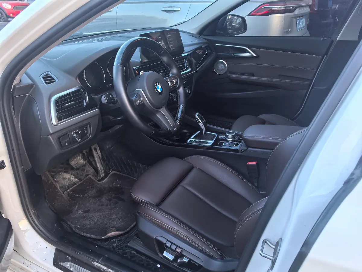 2022 BMW 1 Series 1.5T 140HP L3 7DCT,autocango,china used car exporter,china ev exporter,chinese used car exporter,chinese used ev exporter