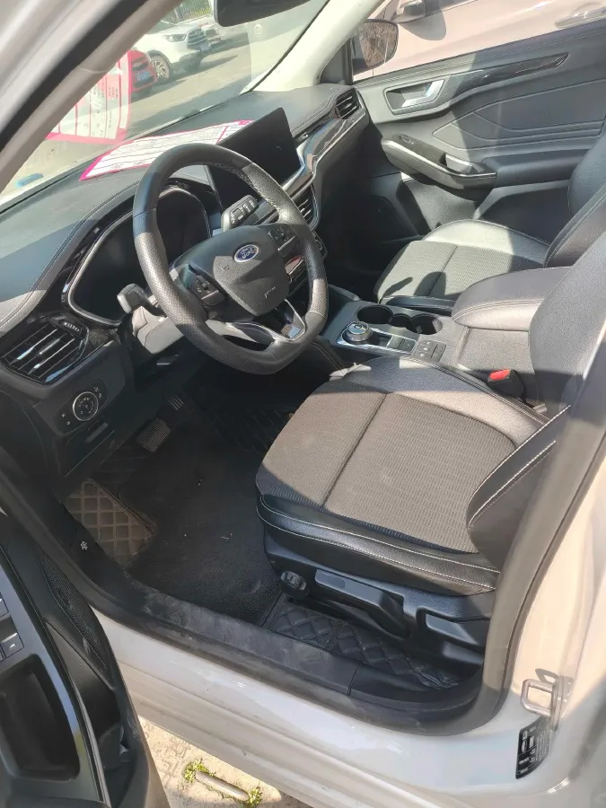 2021 Ford Focus 1.5T 174HP L3 8AT,autocango,china used car exporter,china ev exporter,chinese used car exporter,chinese used ev exporter