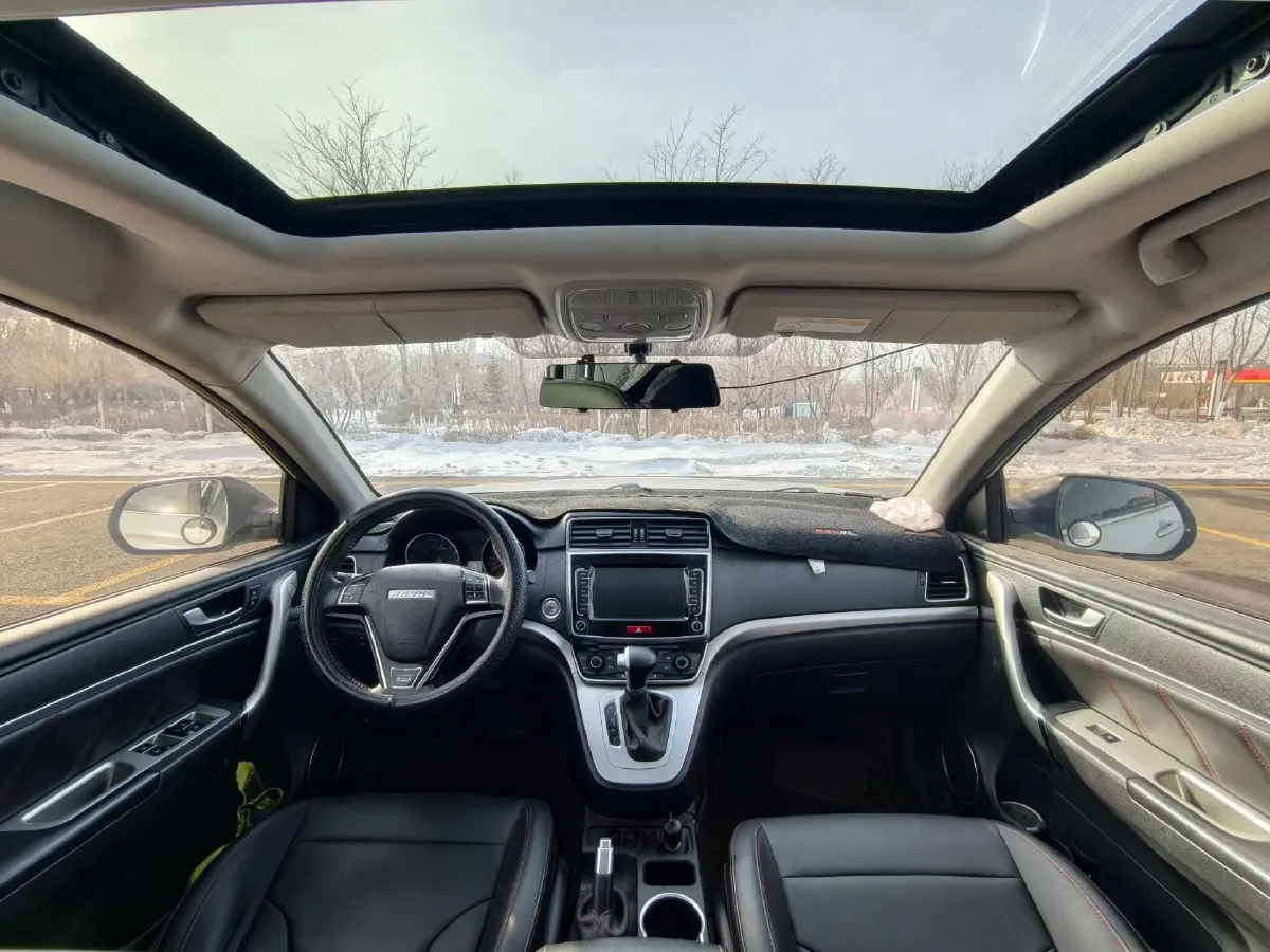 2019 Haval M6 1.5T 150HP L4 7DCT,autocango,china used car exporter,china ev exporter,chinese used car exporter,chinese used ev exporter