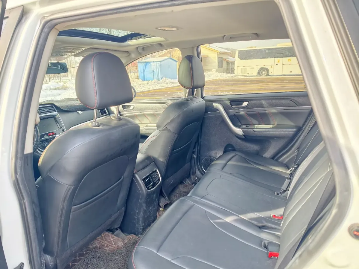 2019 Haval M6 1.5T 150HP L4 7DCT,autocango,china used car exporter,china ev exporter,chinese used car exporter,chinese used ev exporter