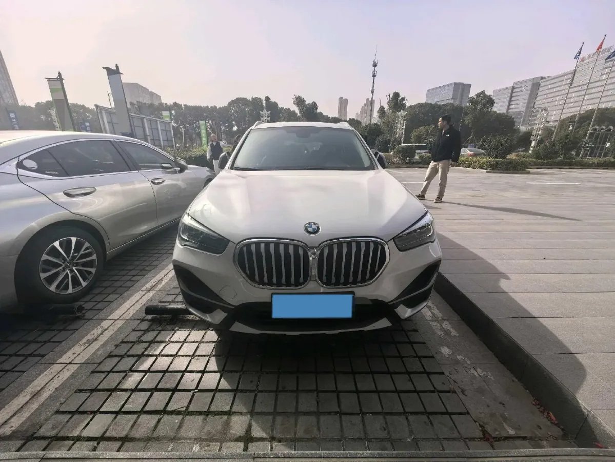 2022 BMW X1 1.5T 140HP L3 7DCT,autocango,china used car exporter,china ev exporter,chinese used car exporter,chinese used ev exporter