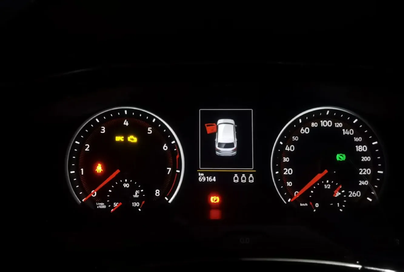 2019 Jeep Cherokee 2.0T 234HP L4 9AT,autocango,china used car exporter,china ev exporter,chinese used car exporter,chinese used ev exporter