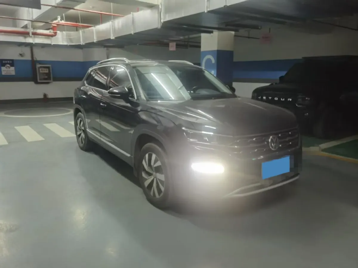 2019 Jeep Cherokee 2.0T 234HP L4 9AT,autocango,china used car exporter,china ev exporter,chinese used car exporter,chinese used ev exporter