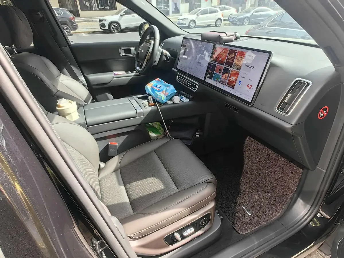 2023 Li L8 Range Extended 154HP REEV 40.9KWH,autocango,china used car exporter,china ev exporter,chinese used car exporter,chinese used ev exporter