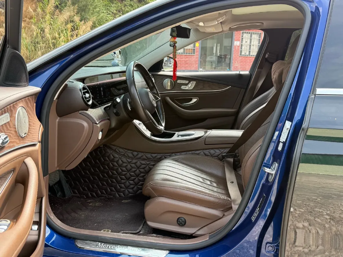 2021 Mercedes-Benz E Class 2.0T 211HP L4 9AT PHEV 25.4KWH,autocango,china used car exporter,china ev exporter,chinese used car exporter,chinese used ev exporter