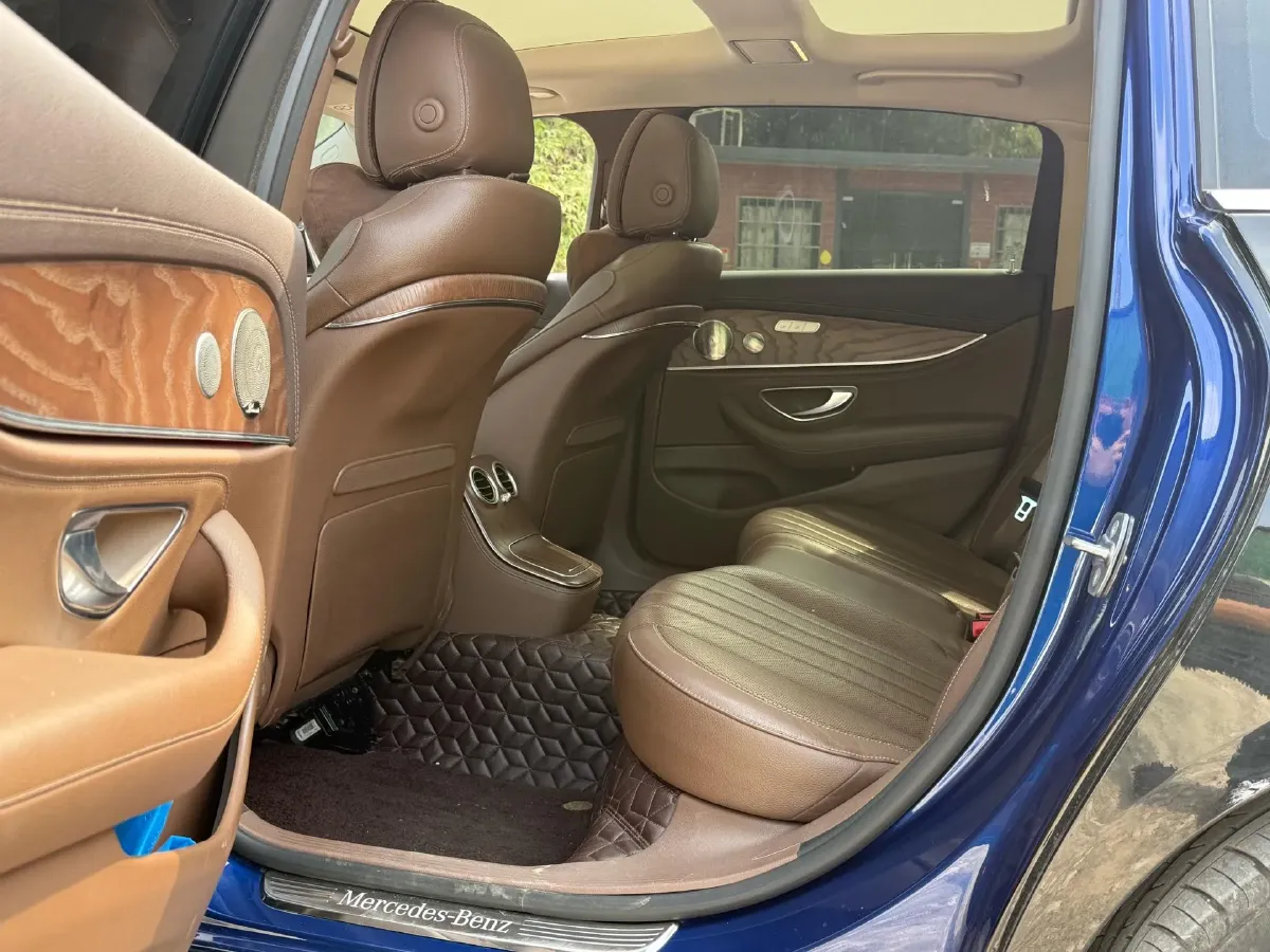 2021 Mercedes-Benz E Class 2.0T 211HP L4 9AT PHEV 25.4KWH,autocango,china used car exporter,china ev exporter,chinese used car exporter,chinese used ev exporter