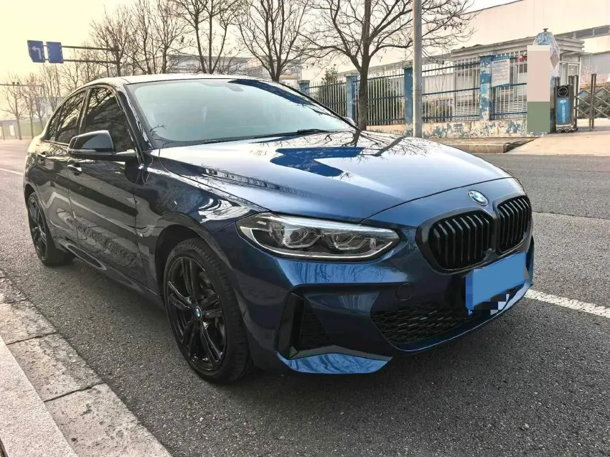 2022 BMW 1 Series 2.0T 192HP L4 7DCT,autocango,china used car exporter,china ev exporter,chinese used car exporter,chinese used ev exporter