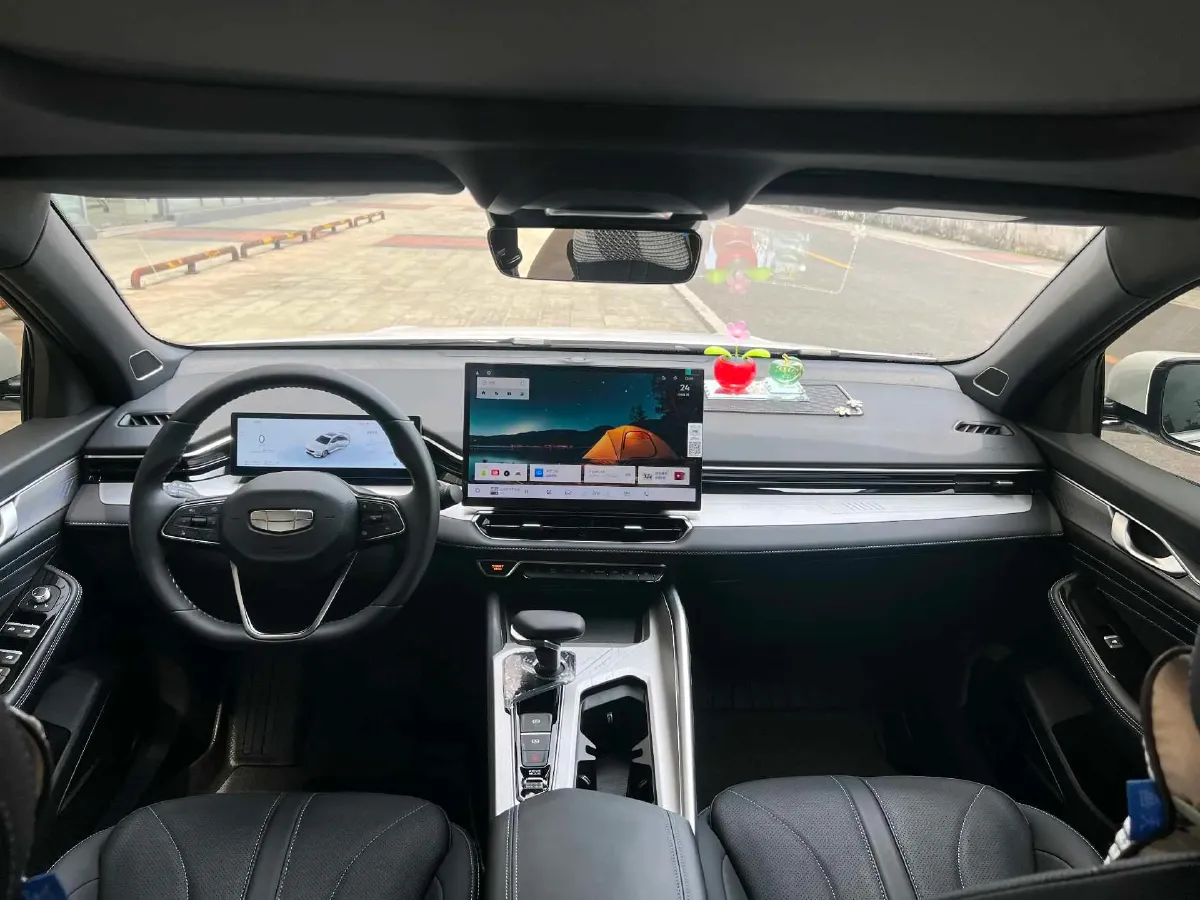 2025 Geely Preface 1.5T 181HP L4 7DCT,autocango,china used car exporter,china ev exporter,chinese used car exporter,chinese used ev exporter