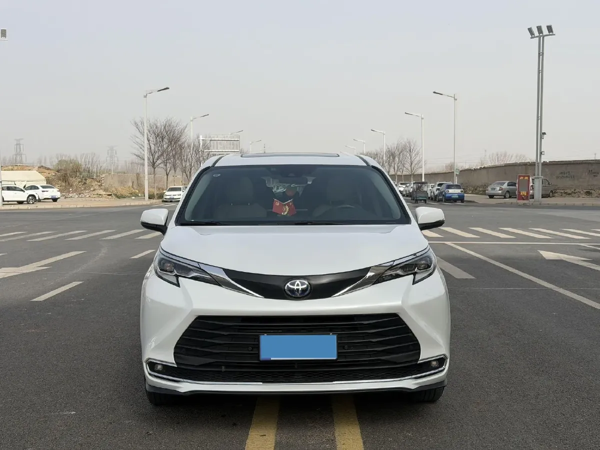 2023 Toyota Sienna 2.5L 189HP L4 E-CVT Hybrid,autocango,china used car exporter,china ev exporter,chinese used car exporter,chinese used ev exporter