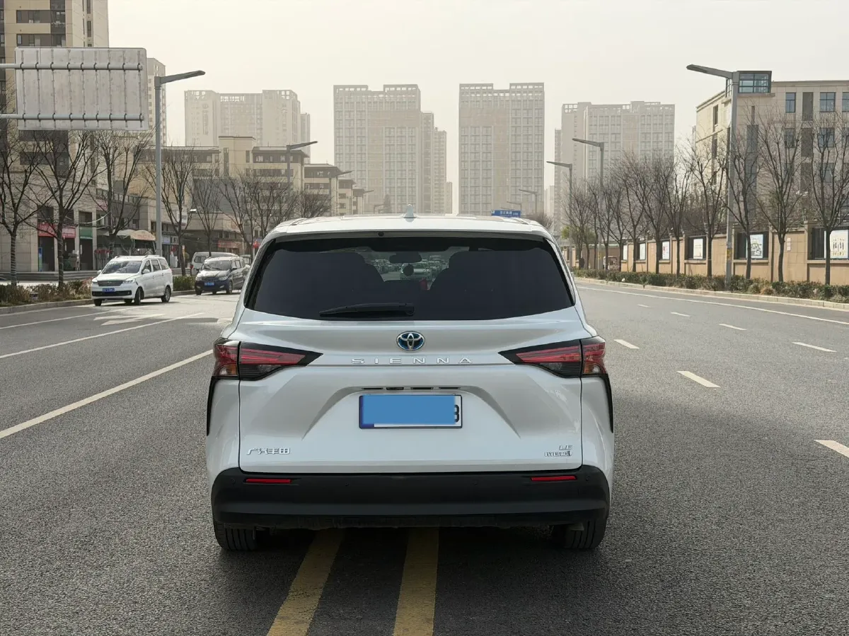 2023 Toyota Sienna 2.5L 189HP L4 E-CVT Hybrid,autocango,china used car exporter,china ev exporter,chinese used car exporter,chinese used ev exporter