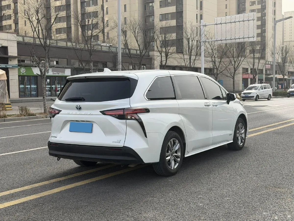 2023 Toyota Sienna 2.5L 189HP L4 E-CVT Hybrid,autocango,china used car exporter,china ev exporter,chinese used car exporter,chinese used ev exporter