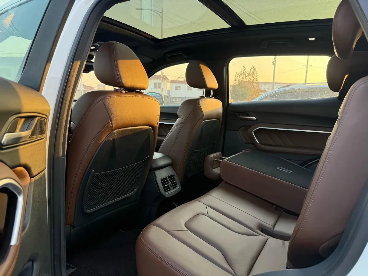 2017 Haval H6 2.0T 197HP L4 7DCT,autocango,china used car exporter,china ev exporter,chinese used car exporter,chinese used ev exporter