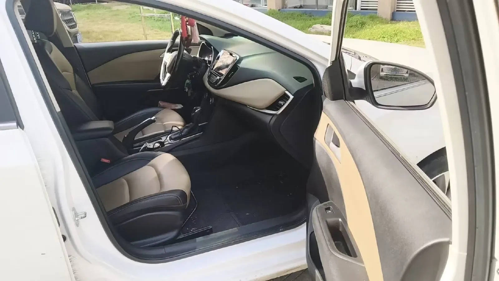 2022 Chevrolet Monza 1.5L 113HP L4 6AT,autocango,china used car exporter,china ev exporter,chinese used car exporter,chinese used ev exporter