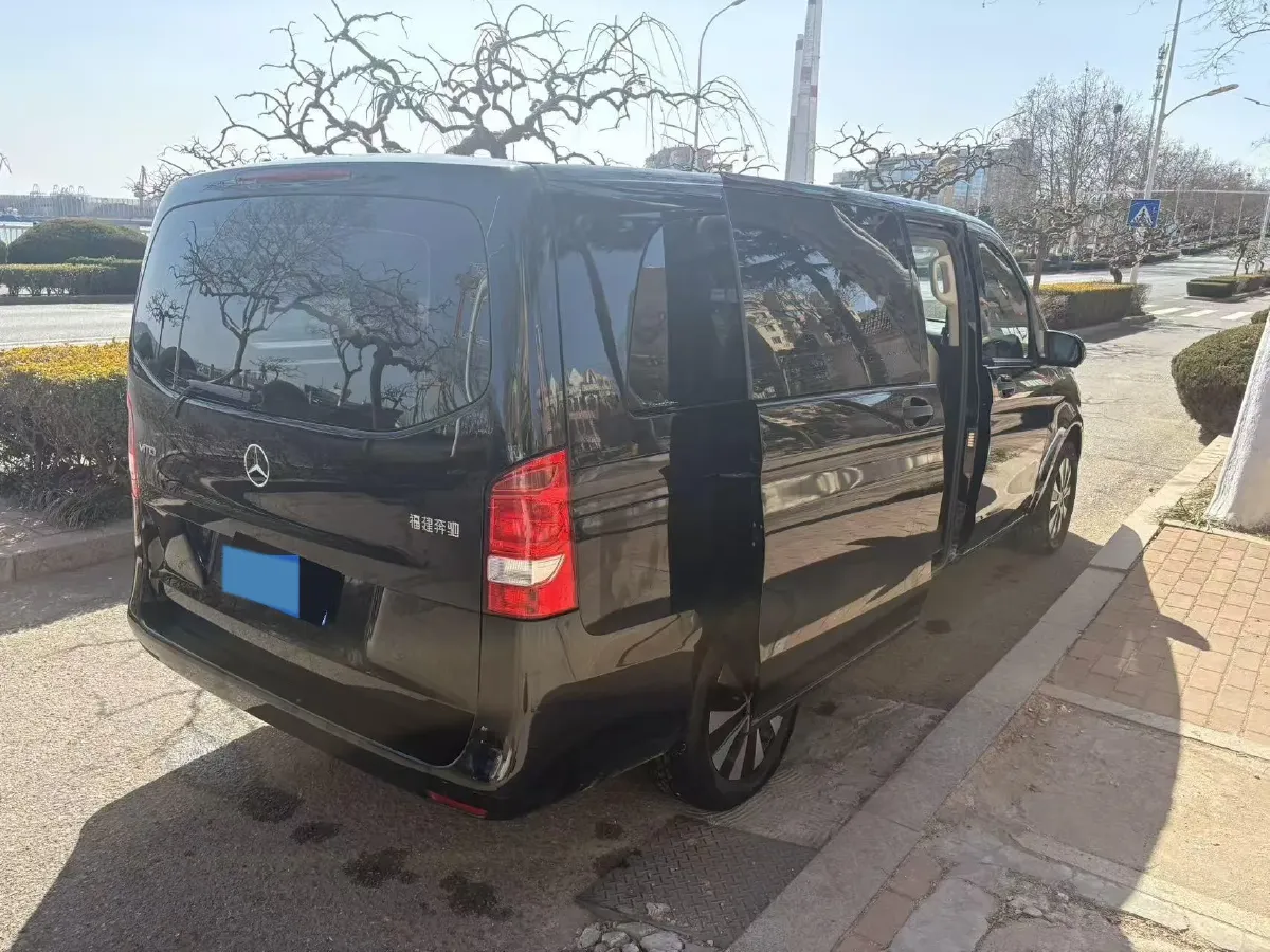 2021 Mercedes-Benz Vito 2.0T 211HP L4 9AT,autocango,china used car exporter,china ev exporter,chinese used car exporter,chinese used ev exporter