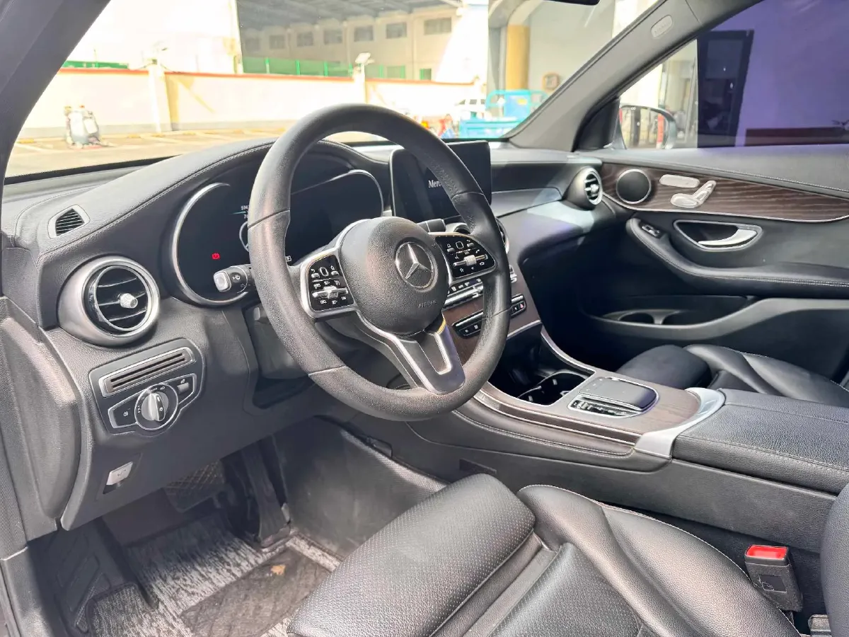 2021 Mercedes-Benz GLC Class 2.0T 197HP L4 9AT,autocango,china used car exporter,china ev exporter,chinese used car exporter,chinese used ev exporter