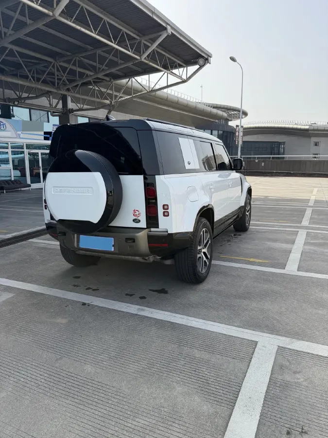 2024 Land Rover Defender 3.0T 400HP L6 8AT,autocango,china used car exporter,china ev exporter,chinese used car exporter,chinese used ev exporter