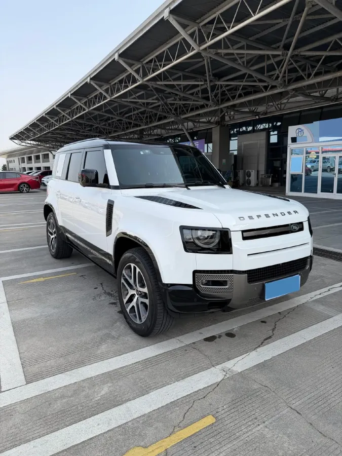2024 Land Rover Defender 3.0T 400HP L6 8AT,autocango,china used car exporter,china ev exporter,chinese used car exporter,chinese used ev exporter