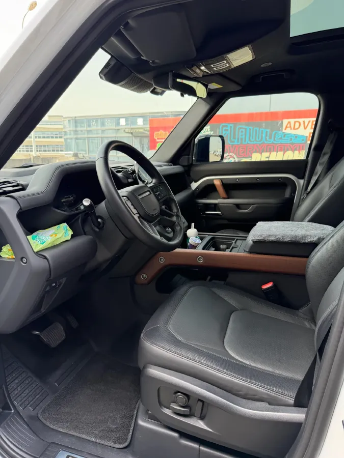 2024 Land Rover Defender 3.0T 400HP L6 8AT,autocango,china used car exporter,china ev exporter,chinese used car exporter,chinese used ev exporter