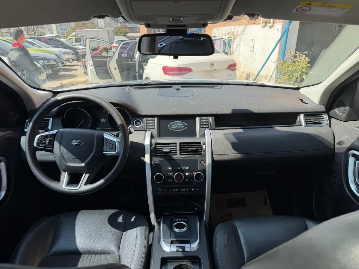 2017 Land Rover Discovery Sport 2.0T 241HP L4 9AT,autocango,china used car exporter,china ev exporter,chinese used car exporter,chinese used ev exporter