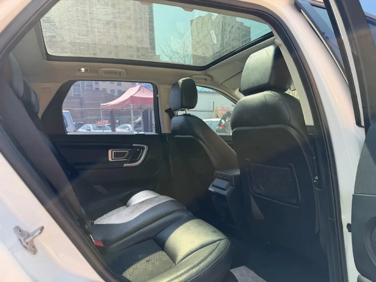 2017 Land Rover Discovery Sport 2.0T 241HP L4 9AT,autocango,china used car exporter,china ev exporter,chinese used car exporter,chinese used ev exporter