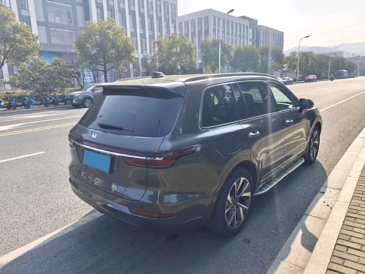 2021 Li ONE Range Extended 131HP REEV 40.5KWH,autocango,china used car exporter,china ev exporter,chinese used car exporter,chinese used ev exporter