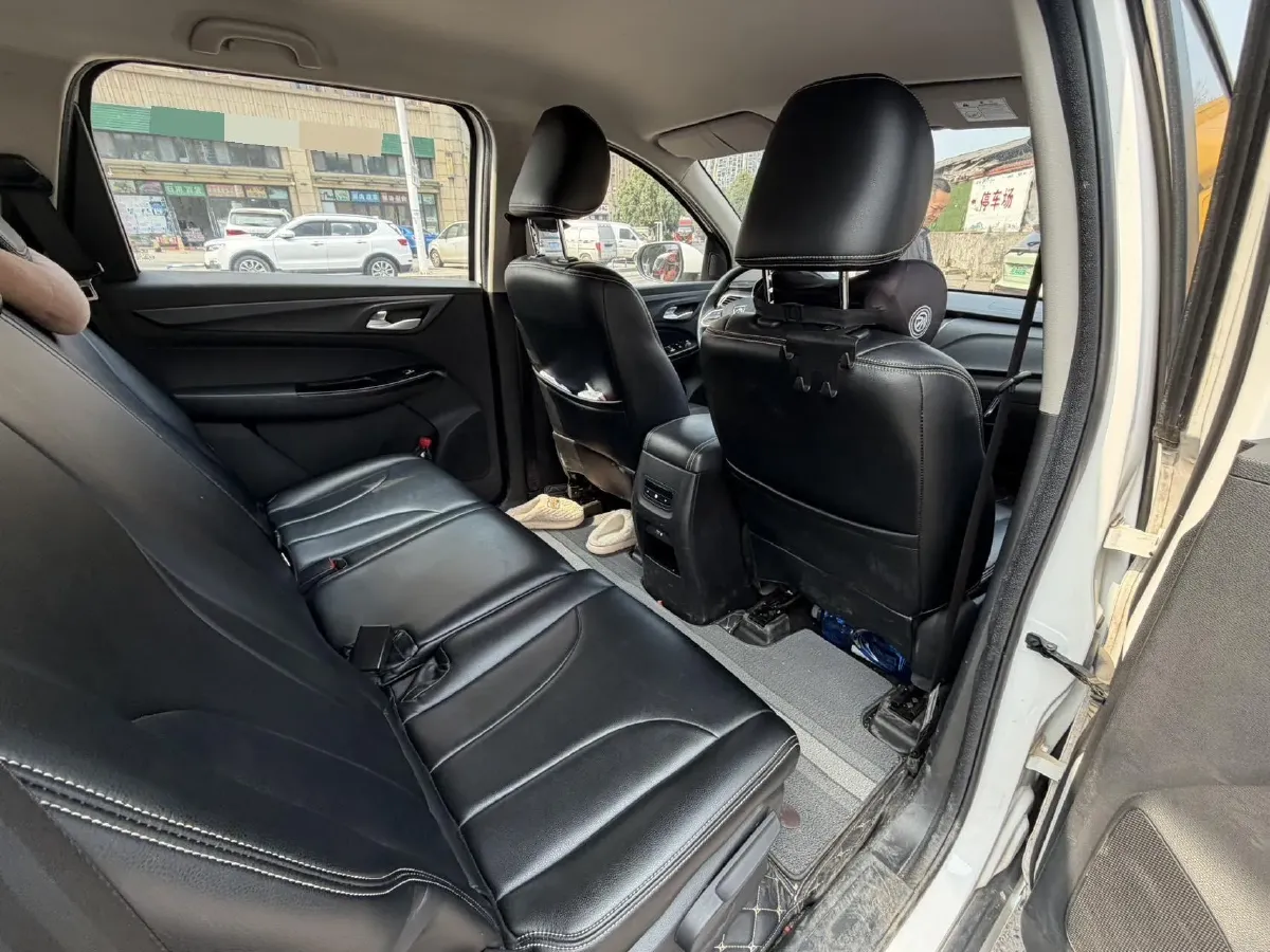 2019 BaoJun 730 1.5T 147HP L4 CVT,autocango,china used car exporter,china ev exporter,chinese used car exporter,chinese used ev exporter