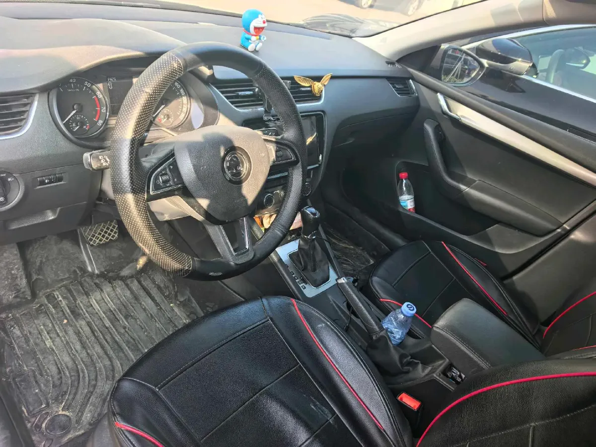 2019 Skoda Octavia 1.5L 116HP L4 6AT,autocango,china used car exporter,china ev exporter,chinese used car exporter,chinese used ev exporter