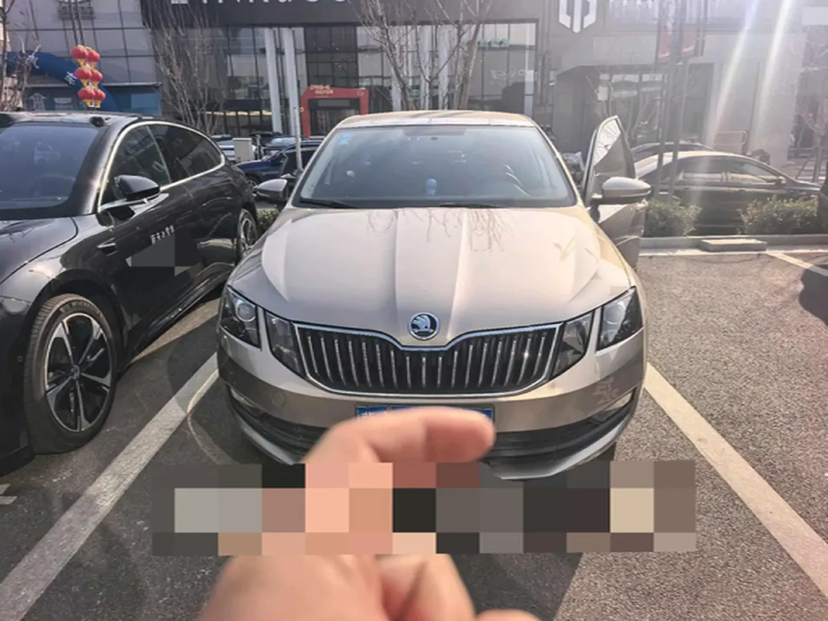 2019 Skoda Octavia 1.5L 116HP L4 6AT,autocango,china used car exporter,china ev exporter,chinese used car exporter,chinese used ev exporter