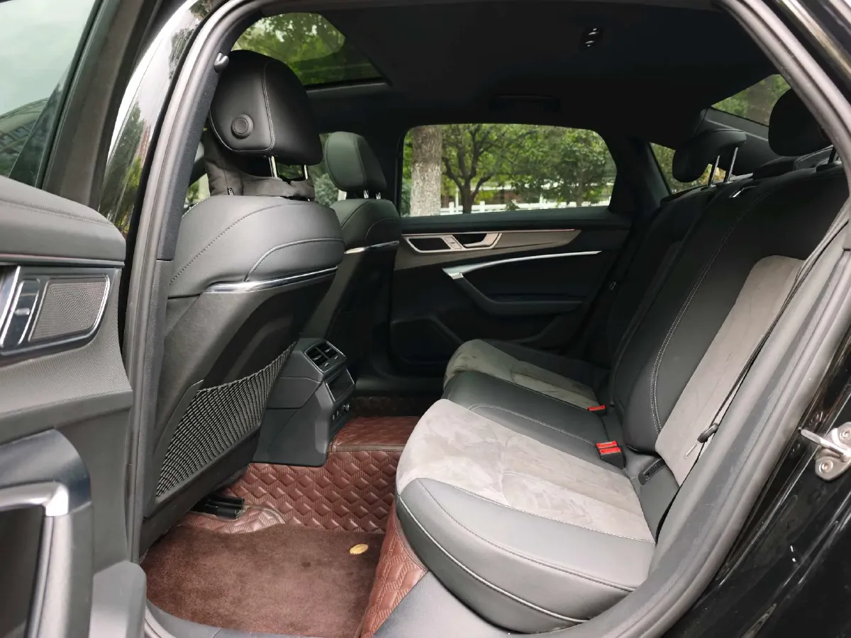 2023 Audi A6L 2.0T 190HP L4 7DCT,autocango,china used car exporter,china ev exporter,chinese used car exporter,chinese used ev exporter