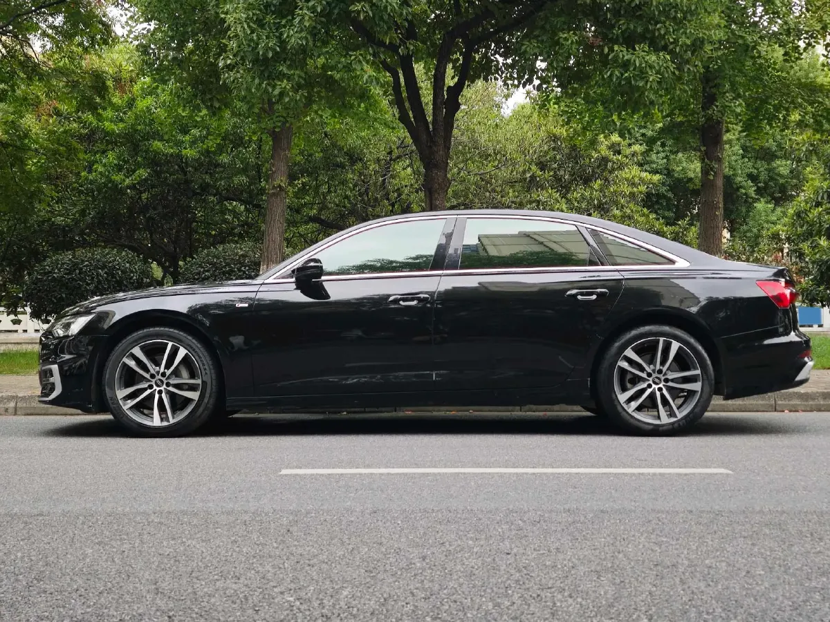 2023 Audi A6L 2.0T 190HP L4 7DCT,autocango,china used car exporter,china ev exporter,chinese used car exporter,chinese used ev exporter