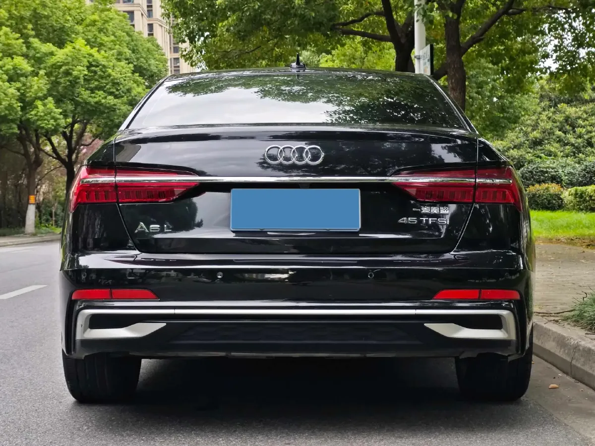 2023 Audi A6L 2.0T 190HP L4 7DCT,autocango,china used car exporter,china ev exporter,chinese used car exporter,chinese used ev exporter