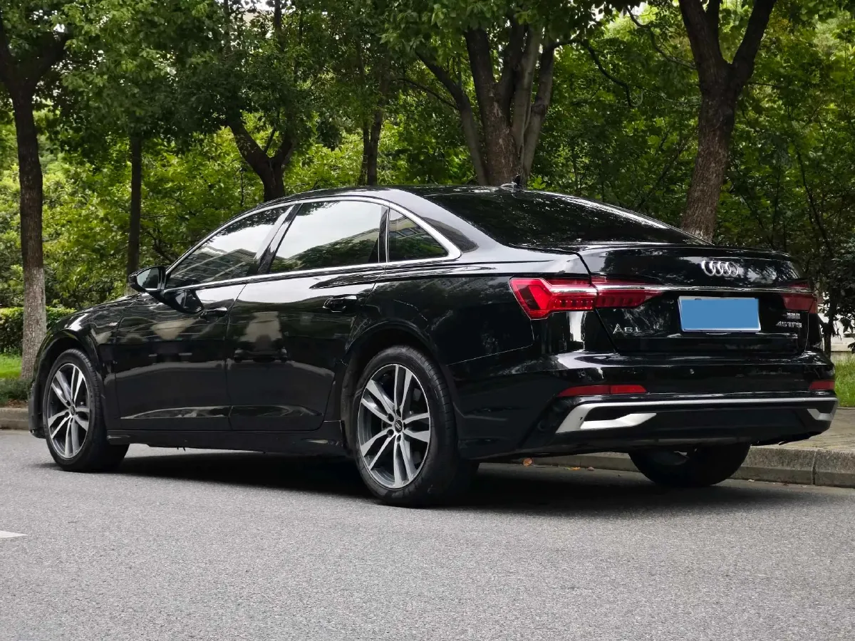 2023 Audi A6L 2.0T 190HP L4 7DCT,autocango,china used car exporter,china ev exporter,chinese used car exporter,chinese used ev exporter