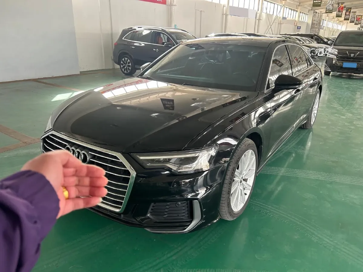 2021 Audi A6L 2.0T 224HP L4 7DCT,autocango,china used car exporter,china ev exporter,chinese used car exporter,chinese used ev exporter