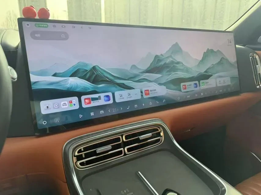 2025 Volkswagen Tiguan L 2.0T 220HP L4 7DCT,autocango,china used car exporter,china ev exporter,chinese used car exporter,chinese used ev exporter