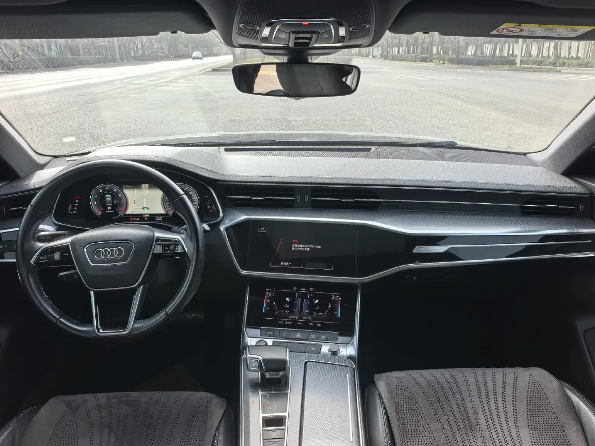 2021 Audi A6L 2.0T 224HP L4 7DCT,autocango,china used car exporter,china ev exporter,chinese used car exporter,chinese used ev exporter