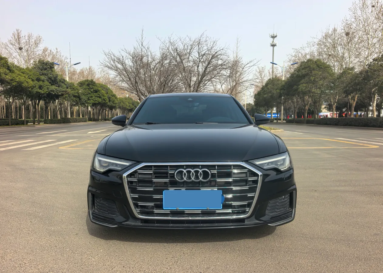 2021 Audi A6L 2.0T 224HP L4 7DCT,autocango,china used car exporter,china ev exporter,chinese used car exporter,chinese used ev exporter